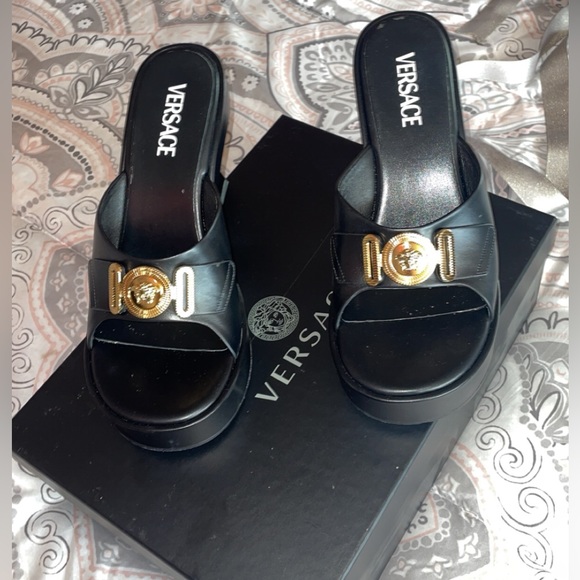 Versace Platform Heel Mules - Picture 4 of 6